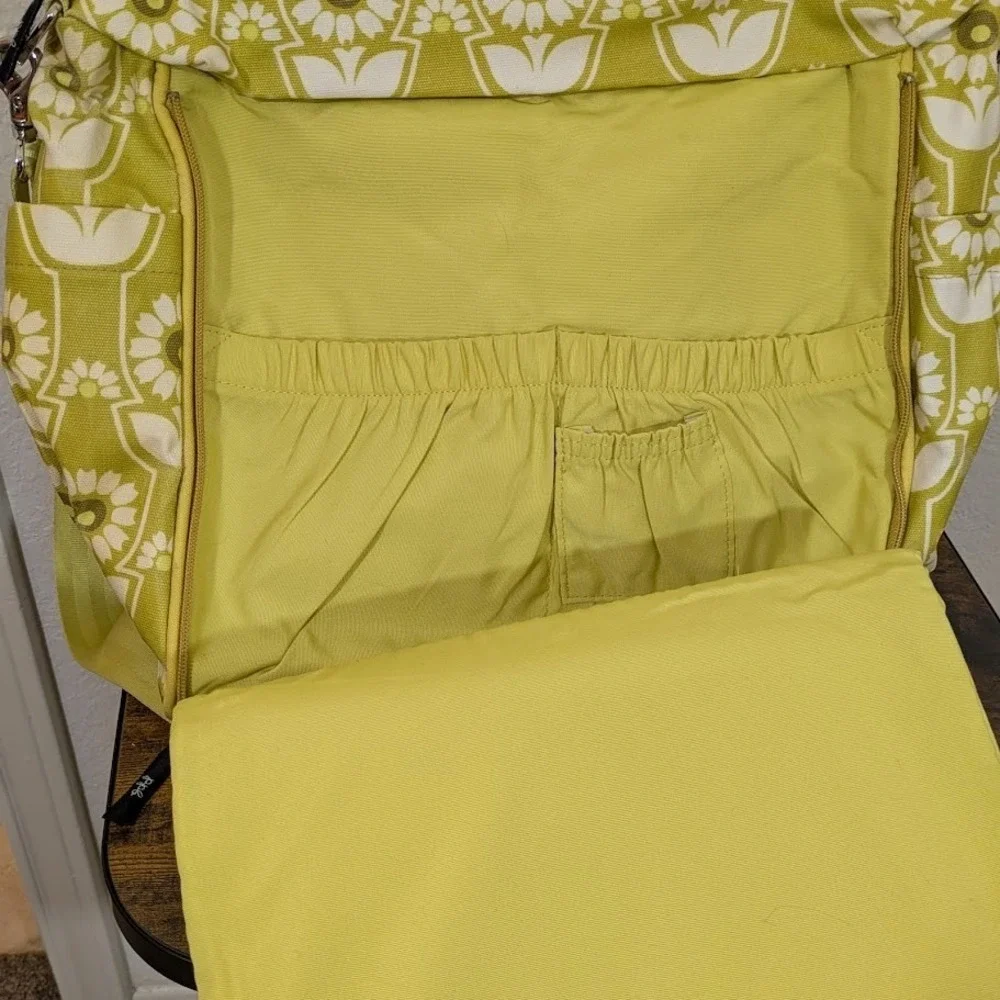 Petunia Pickle Bottom Boxy Flower Print Embroidered Diaper Bag‎ w Changing Pad
